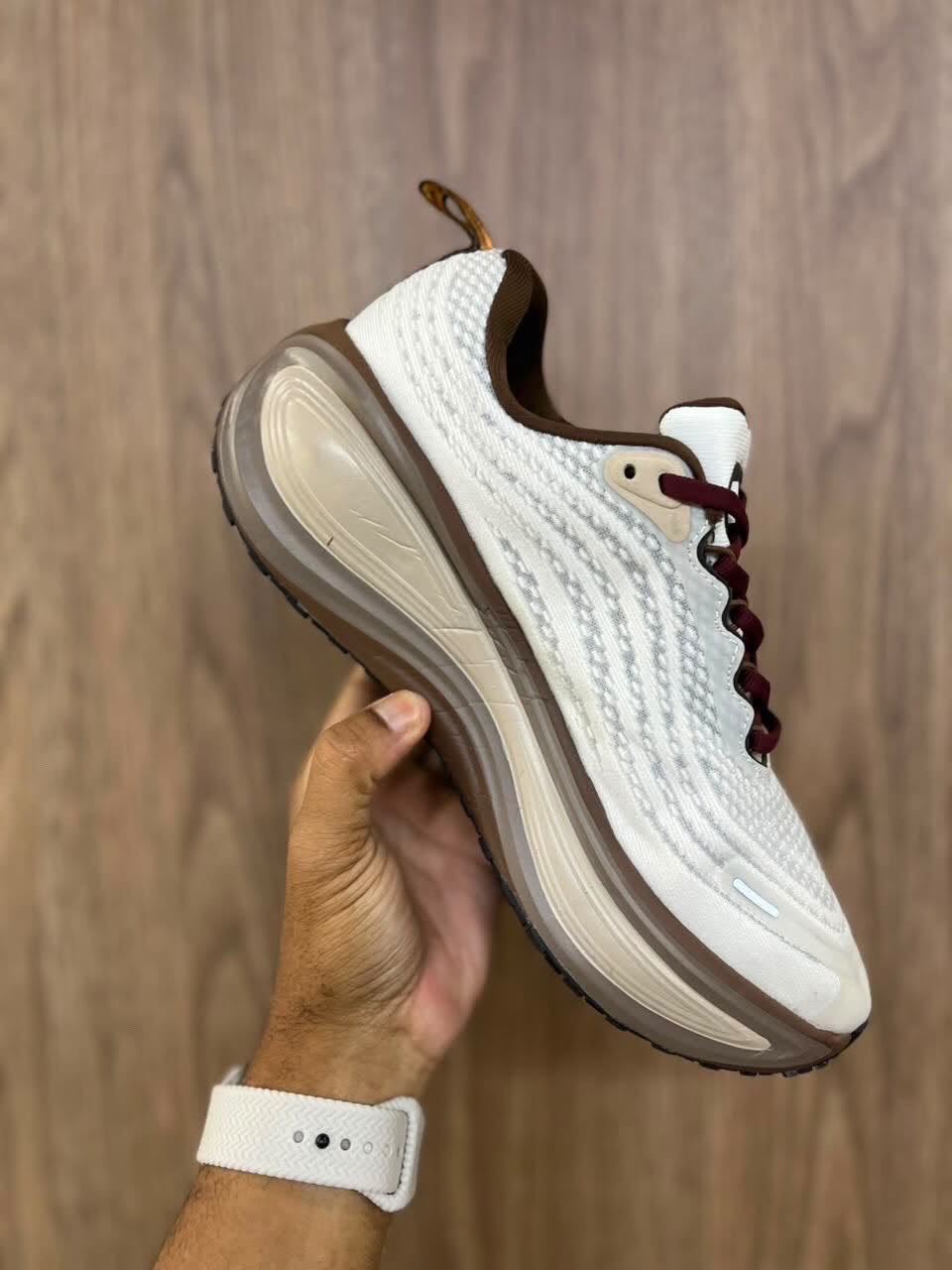 Nike Vomero Plus - Blanco | Marrón