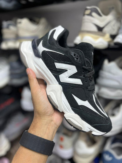 New Balance 9060 - Negro - Blanco