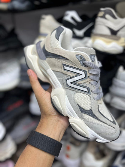 New Balance 9060 - Tono de gris