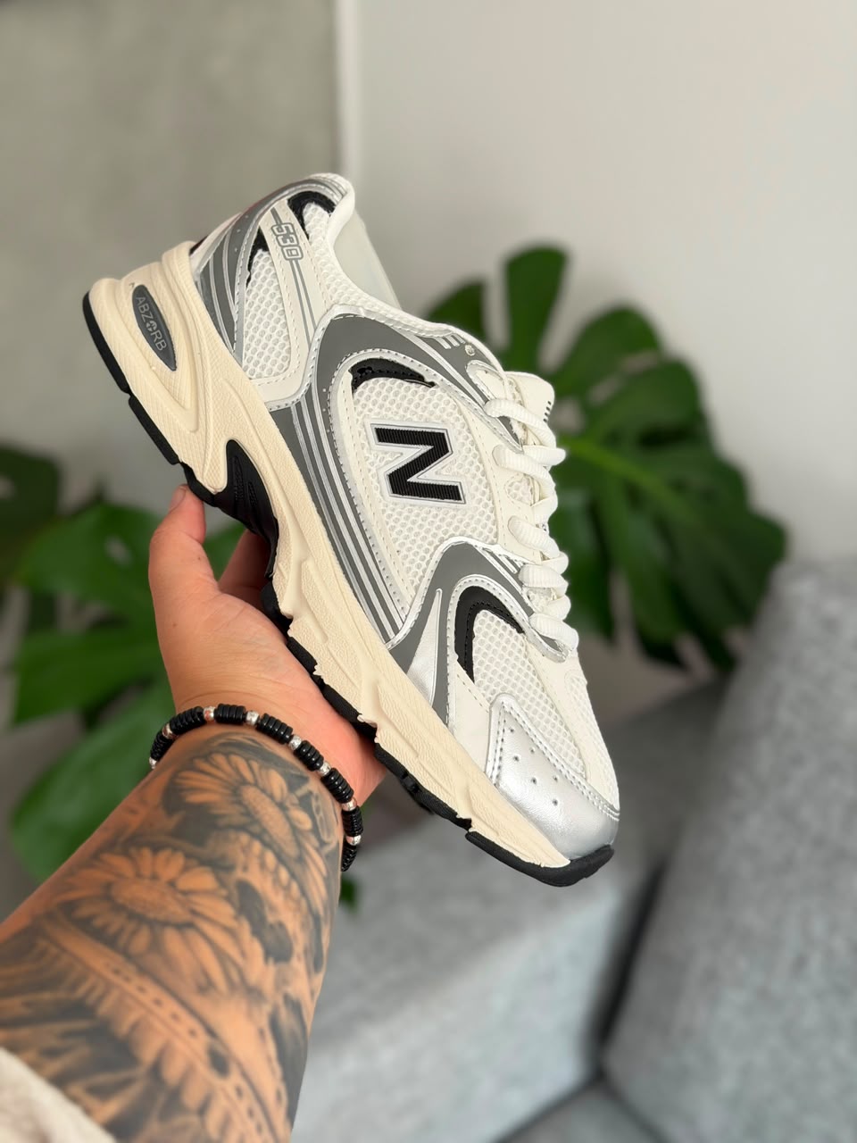 New Balance 530 - Beige - Negro