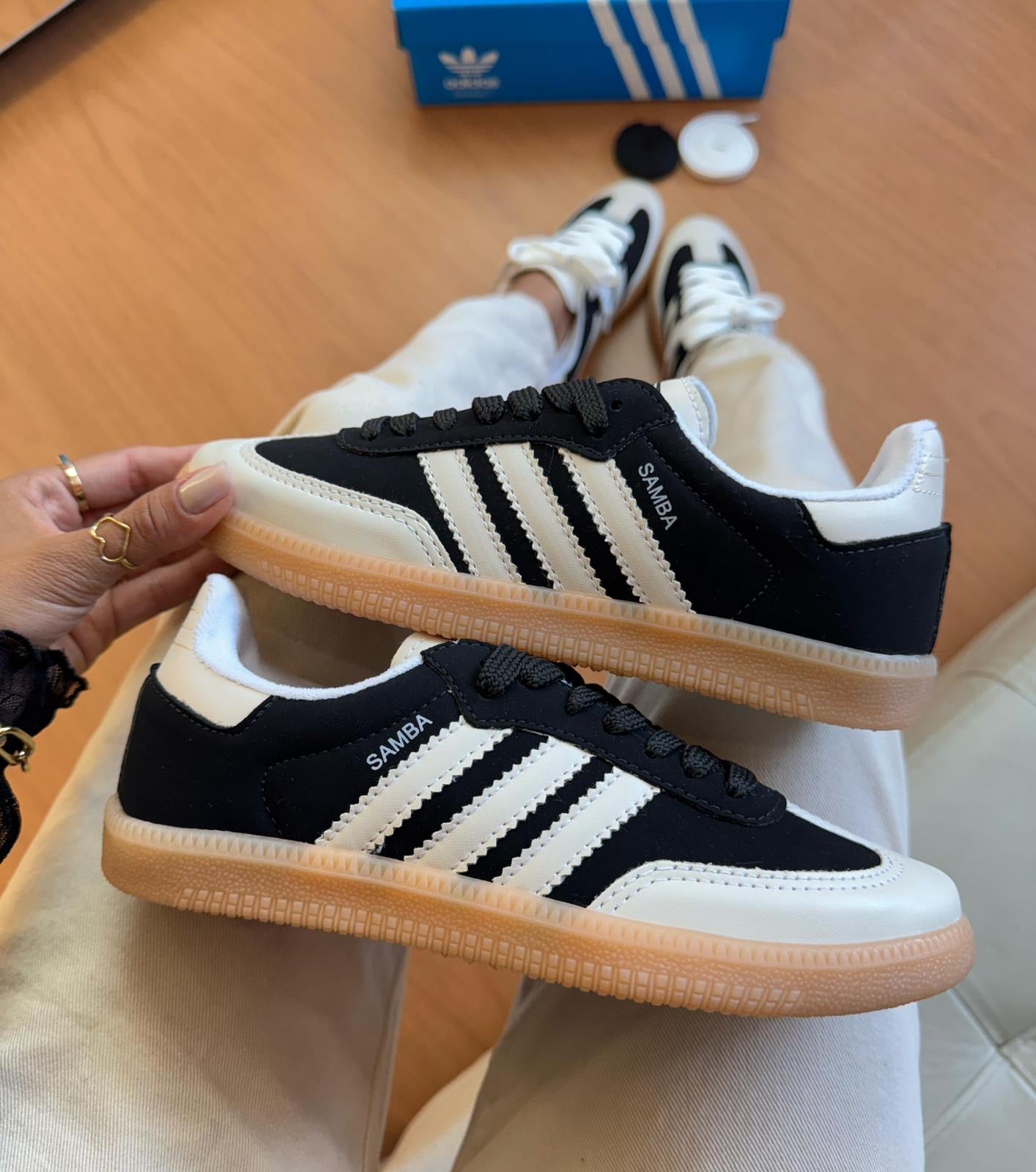 Adidas Samba – Sintéticas Black & White