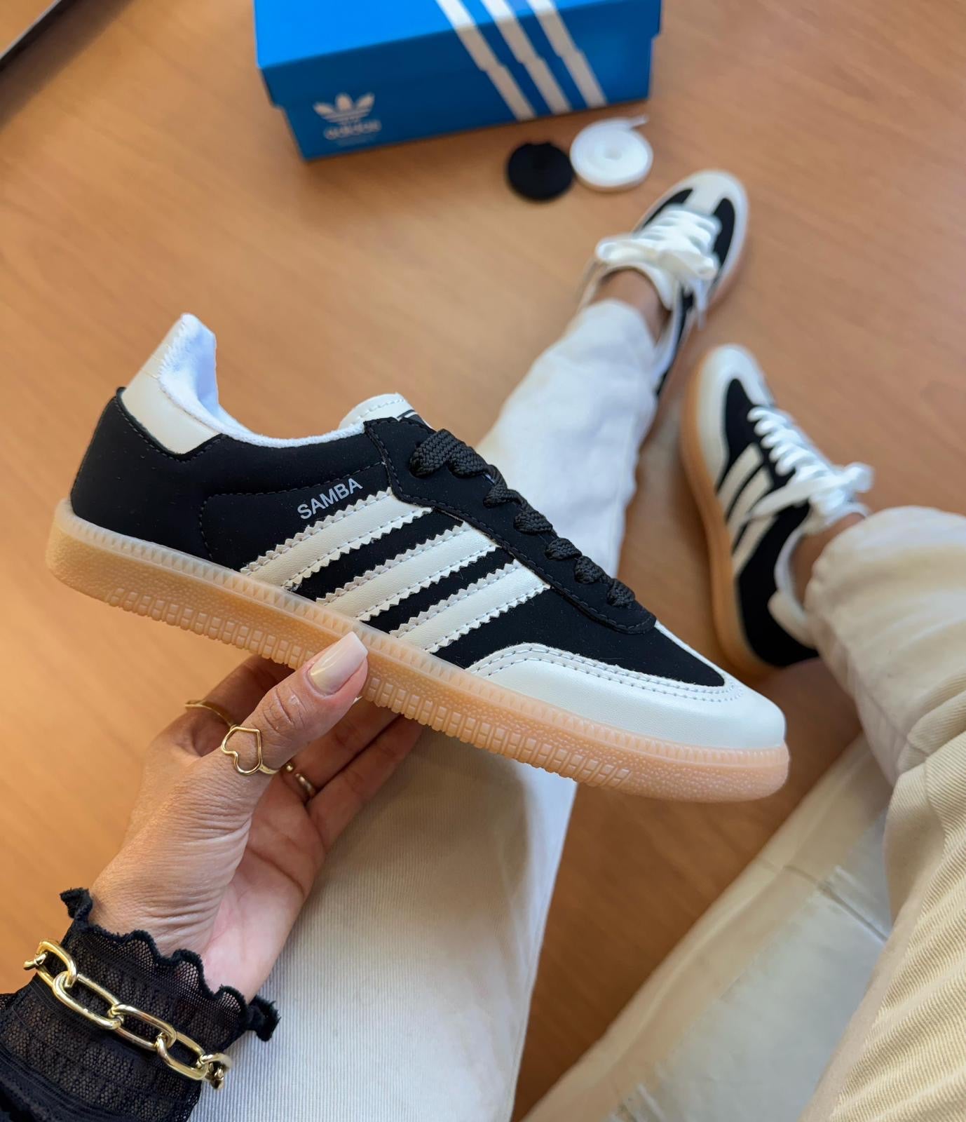 Adidas Samba – Sintéticas Black & White