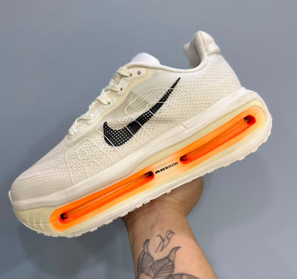 Nike Vomero Premium - Beige | Naranja