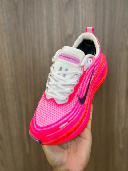 Nike Vomero Plus - Rosa Flúor