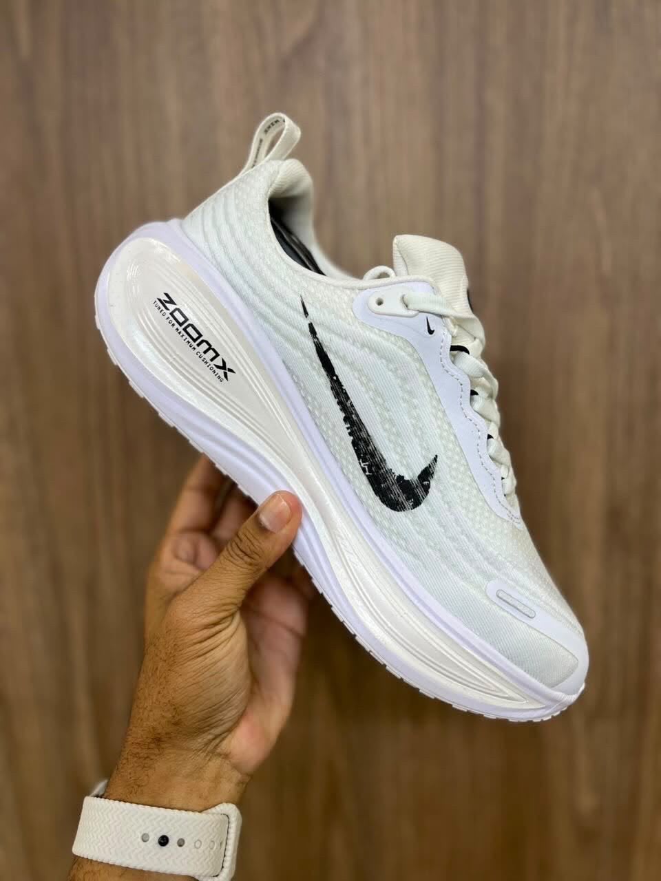 Nike Vomero Plus - Blanco | Negro