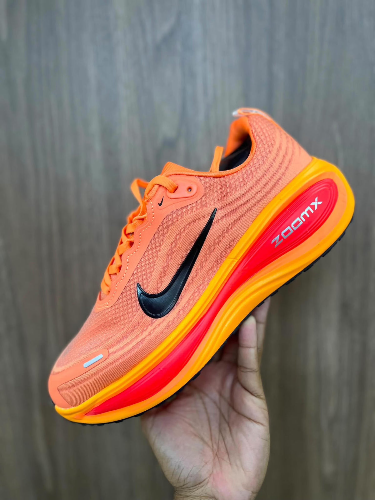 Nike Vomero Plus - Naranja | Rojo