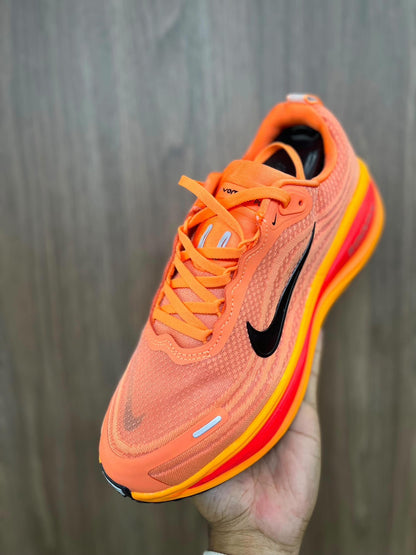 Nike Vomero Plus - Naranja | Rojo