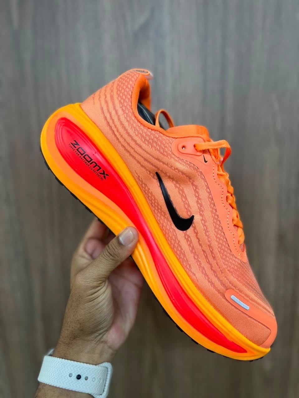 Nike Vomero Plus - Naranja | Rojo