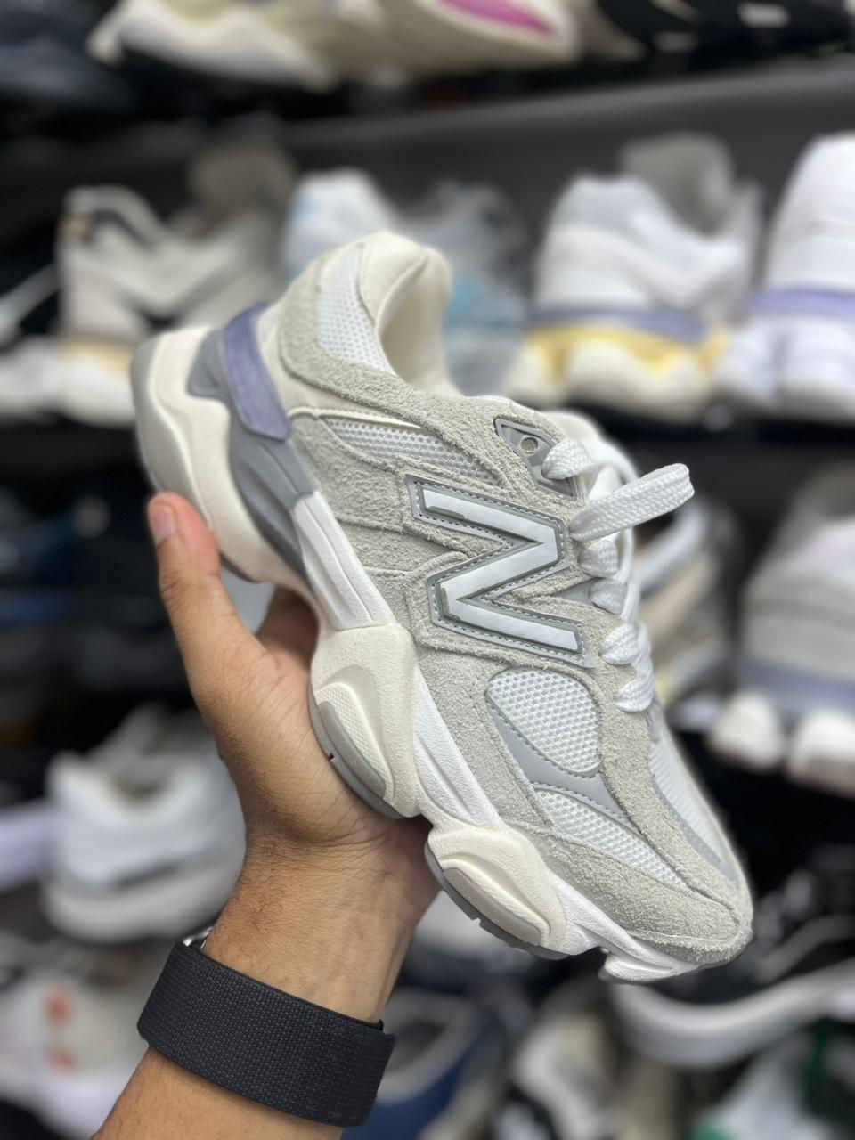 New Balance 9060 - Gris Gamuzado