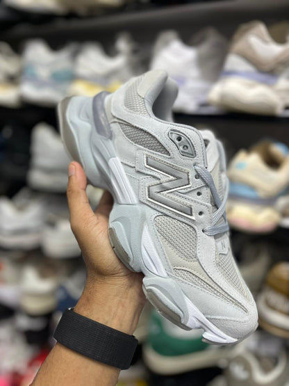New Balance 9060 - Blanco - Gris