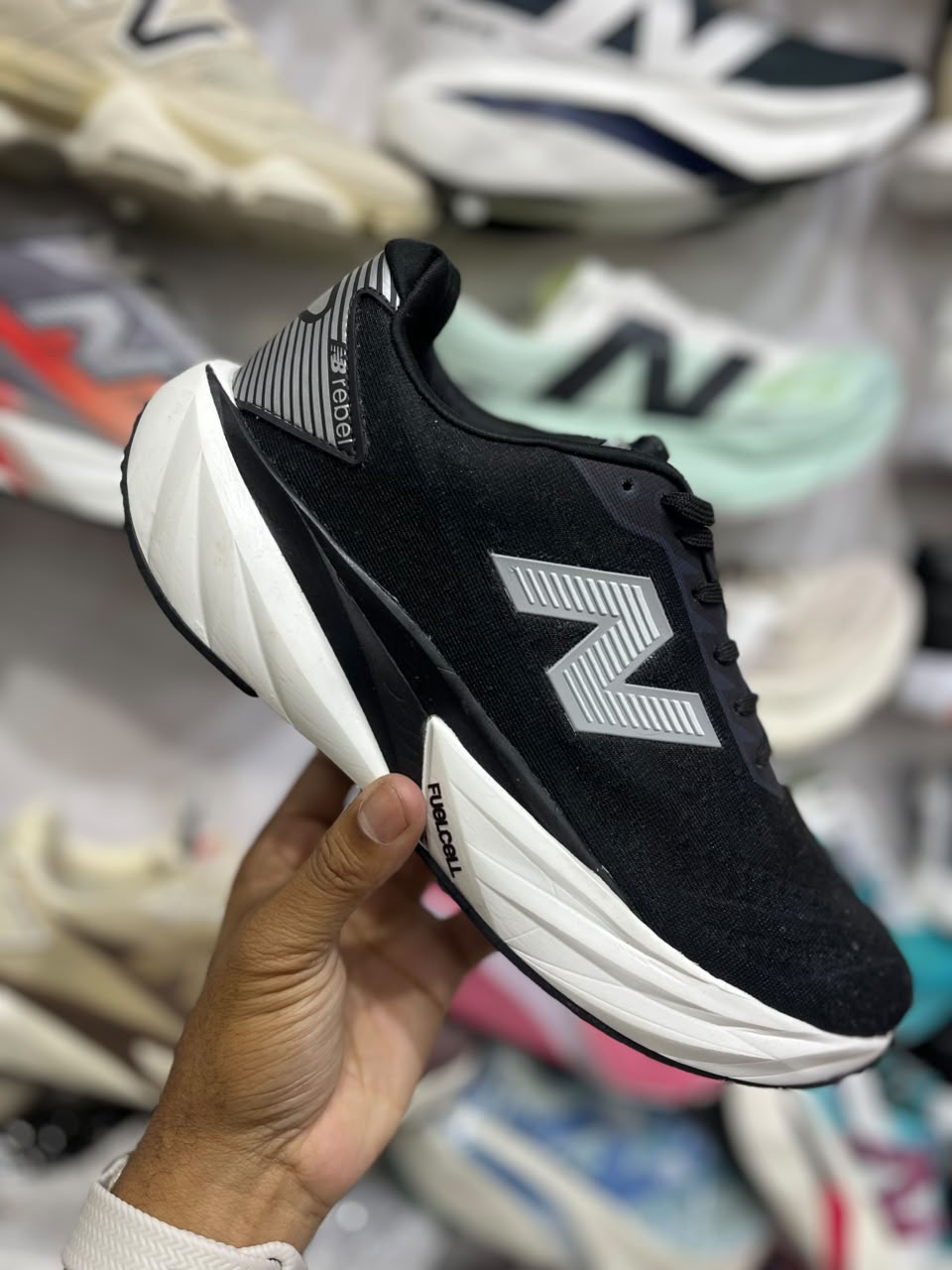 New Balance Fuelcell Rebel - Negras