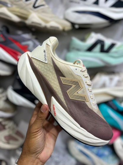 New Balance Fuelcell Rebel - Marrones