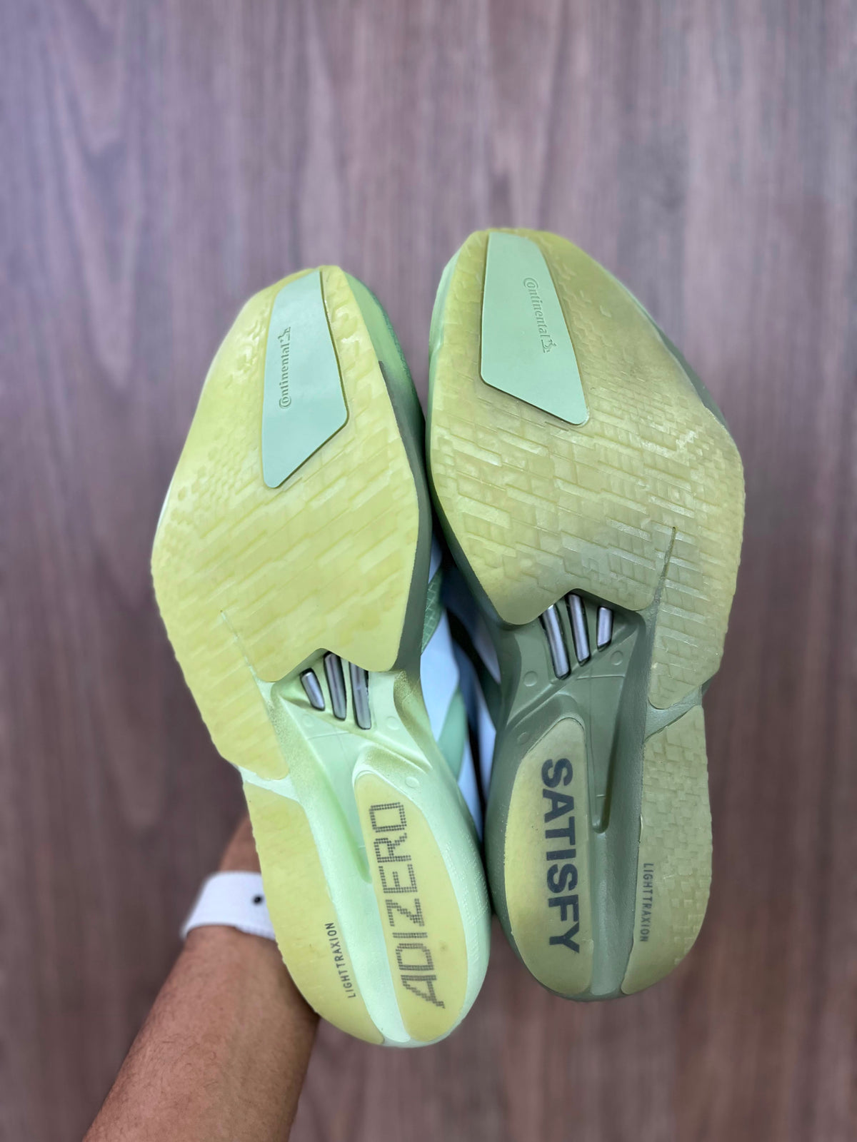 Adidas Adizero Adios Pro 4 - Verde Oliva/Verde Claro - Gris