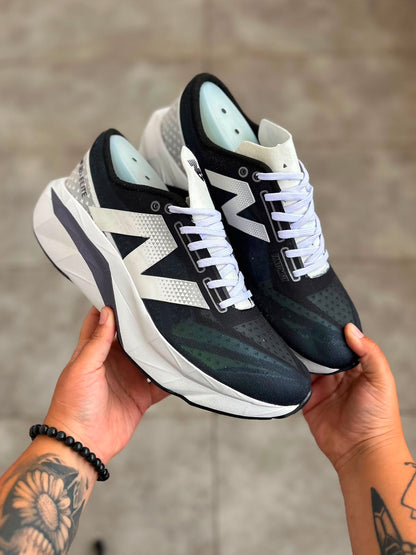 New Balance FuelCell SC Elite V4