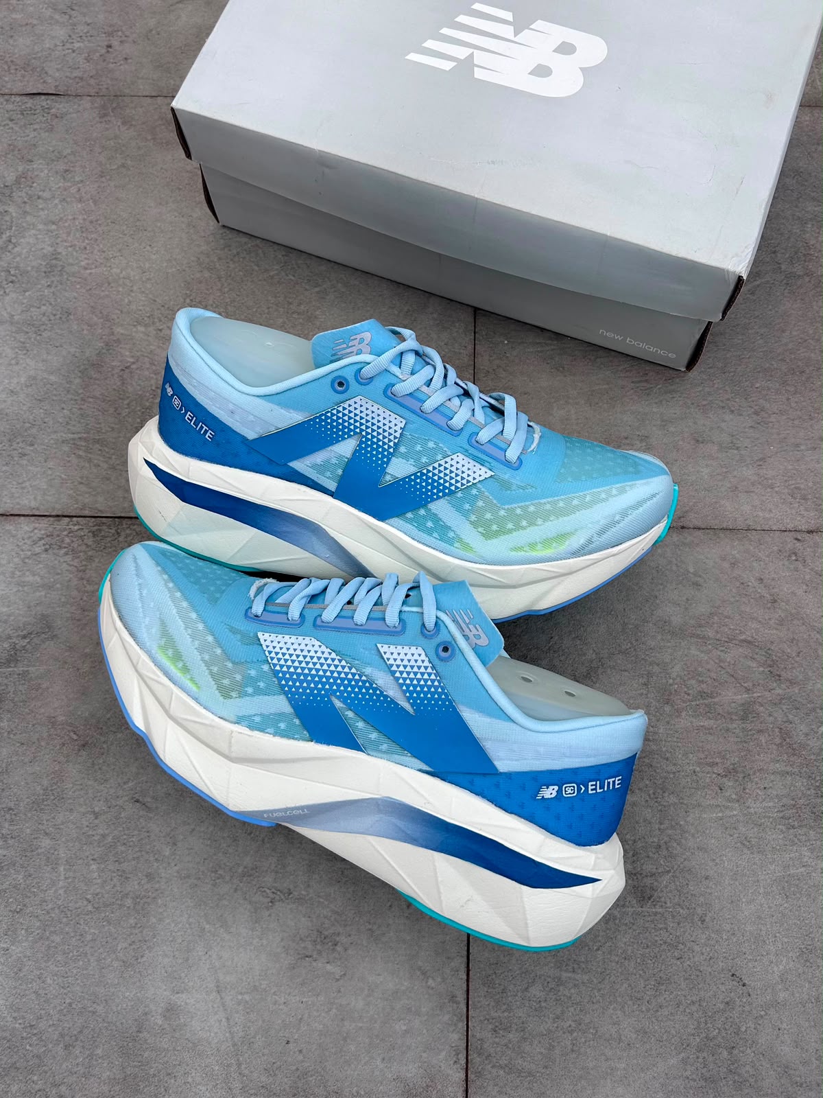New Balance FuelCell SC Elite V4
