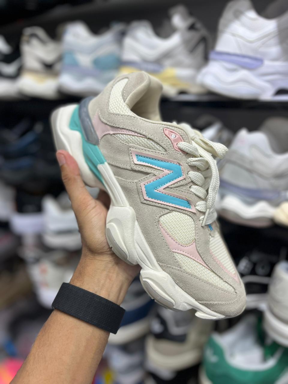 New Balance 9060 - Beige - Celeste