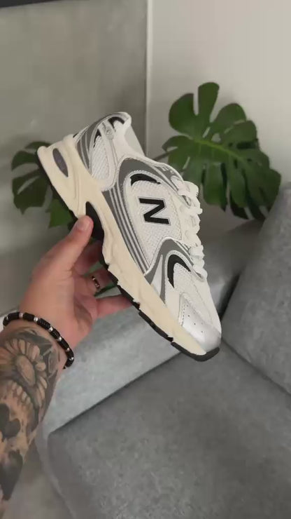 New Balance 530 - Beige - Negro